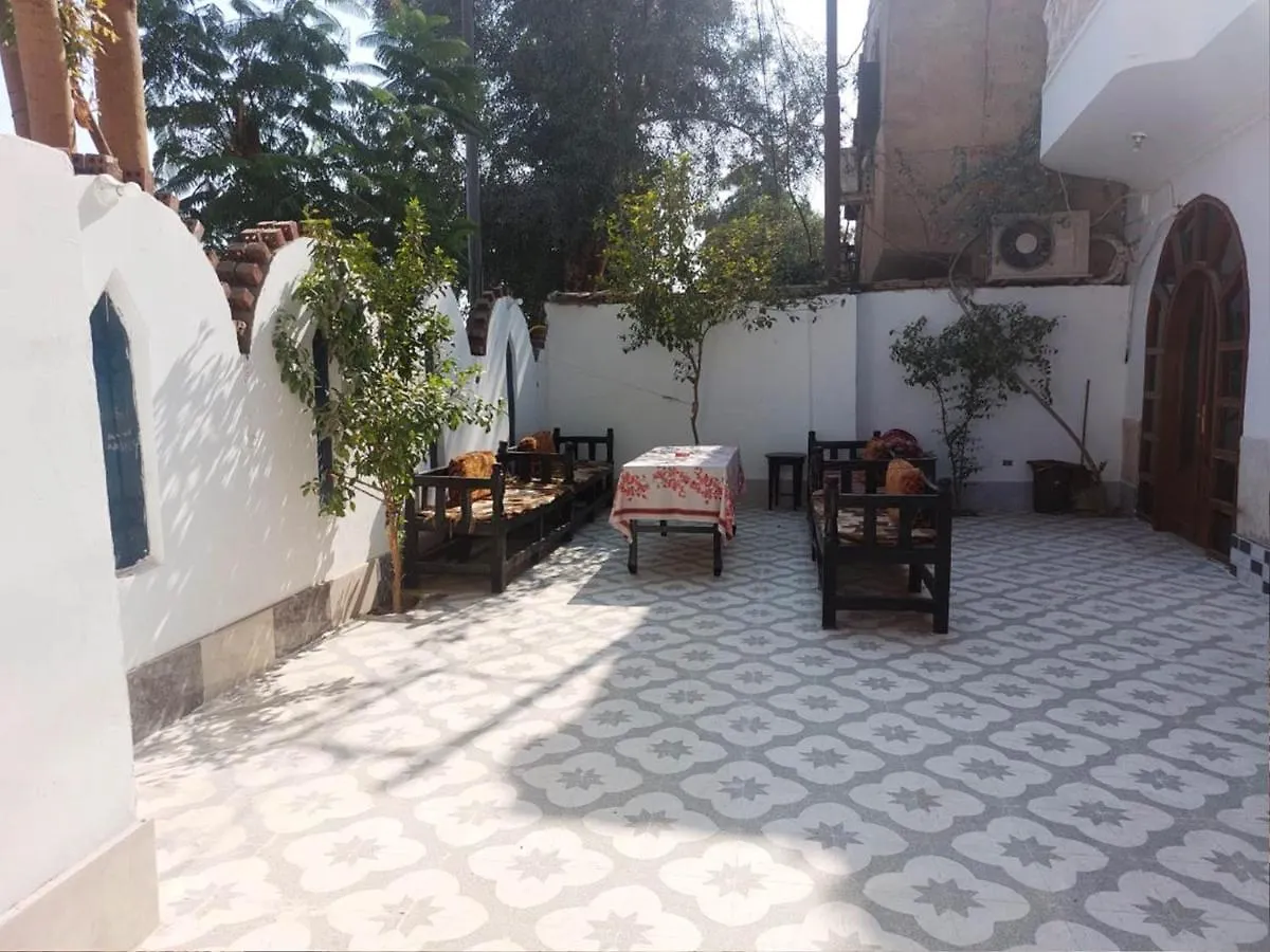 West Bank Guest House ルクソール 0*,